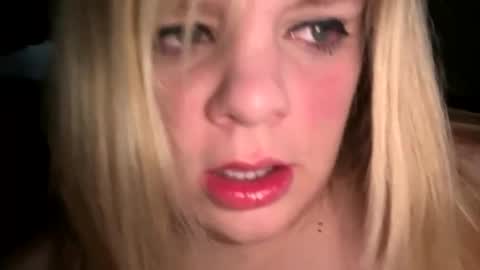 Snapshot of sweetlisa92 chatting on 04-11-26, 11:03 Lisa online show from 04-11-26, 11:03