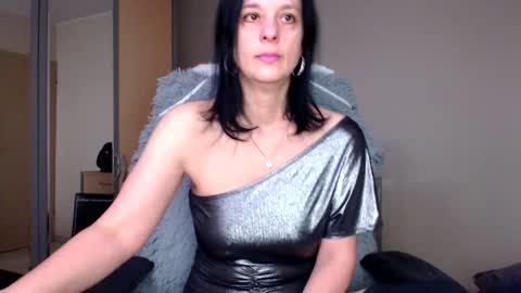 JenJenny online show from 01-11-25, 09:04
