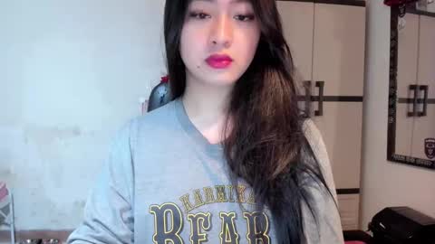 Snapshot of sweetlovepinay04 chatting on 01-01-25, 08:37 Zoe online show from 01-01-25, 08:37