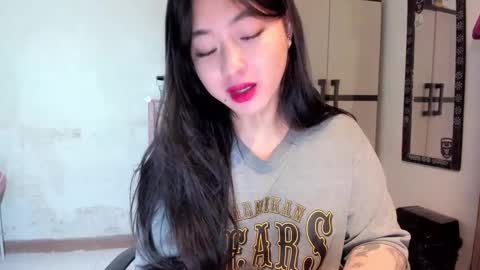 Snapshot of sweetlovepinay04 chatting on 01-11-25, 06:44 Zoe online show from 01-11-25, 06:44