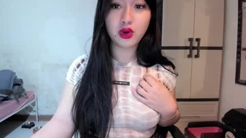 Snapshot of sweetlovepinay04 chatting on 02-23-25, 09:48 Zoe online show from 02-23-25, 09:48