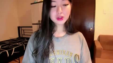 Snapshot of sweetlovepinay04 chatting on 09-19-25, 02:29 Zoe online show from 09-19-25, 02:29