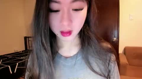 Snapshot of sweetlovepinay04 chatting on 09-23-25, 10:57 Zoe online show from 09-23-25, 10:57