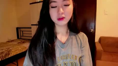 Snapshot of sweetlovepinay04 chatting on 10-12-25, 04:00 Zoe online show from 10-12-25, 04:00