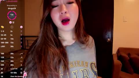 Snapshot of sweetlovepinay04 chatting on 11-28-25, 07:00 Zoe online show from 11-28-25, 07:00