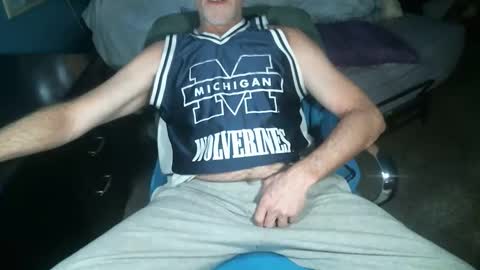 Snapshot of sweetman4a chatting on 02-19-26, 02:57 Michael online show from 02-19-26, 02:57