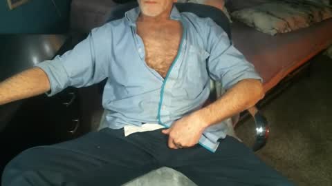 Snapshot of sweetman4a chatting on 04-11-26, 12:42 Michael online show from 04-11-26, 12:42