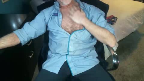 Snapshot of sweetman4a chatting on 04-12-26, 02:33 Michael online show from 04-12-26, 02:33