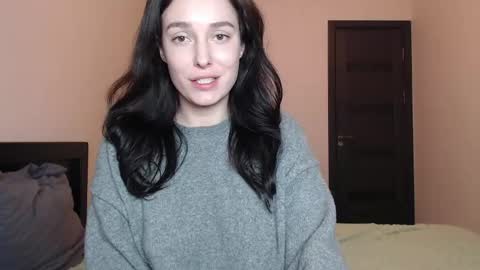 Mia online show from 05-03-26, 12:44