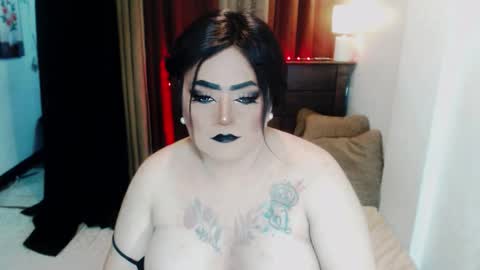 Snapshot of sweetmistresss chatting on 10-03-25, 09:01 Mio online show from 10-03-25, 09:01