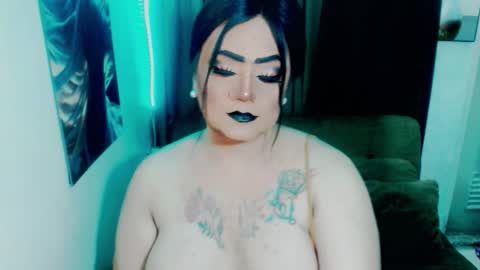 Snapshot of sweetmistresss chatting on 10-10-25, 11:59 Mio online show from 10-10-25, 11:59