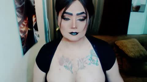 Snapshot of sweetmistresss chatting on 11-01-25, 10:34 Mio online show from 11-01-25, 10:34