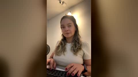 Monic online show from 04-29-26, 09:43