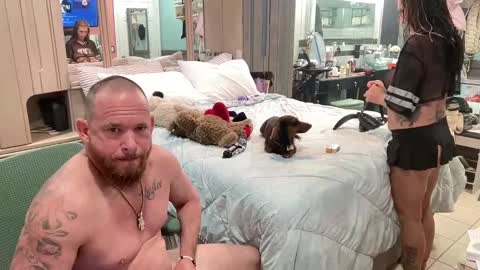 WeAim2PZzz online show from 11-28-25, 05:15