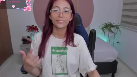 sweetpeach_20 online show from 02-12-25, 10:15