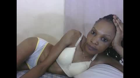 ESTHER online show from 10-04-25, 02:48