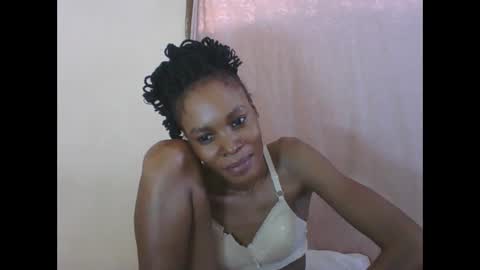Snapshot of sweetpetite254 chatting on 03-26-26, 07:25 ESTHER online show from 03-26-26, 07:25