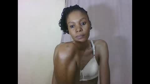 Snapshot of sweetpetite254 chatting on 03-27-26, 01:33 ESTHER online show from 03-27-26, 01:33