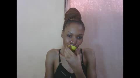 Snapshot of sweetpetite254 chatting on 04-08-26, 06:46 ESTHER online show from 04-08-26, 06:46