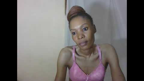 Snapshot of sweetpetite254 chatting on 04-19-26, 01:38 ESTHER online show from 04-19-26, 01:38