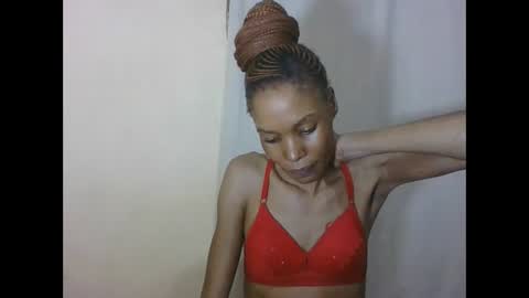 Snapshot of sweetpetite254 chatting on 04-19-26, 06:10 ESTHER online show from 04-19-26, 06:10