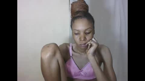 Snapshot of sweetpetite254 chatting on 04-21-26, 01:42 ESTHER online show from 04-21-26, 01:42