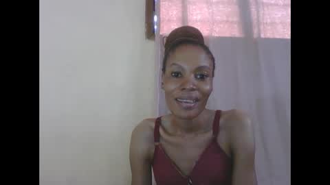 Snapshot of sweetpetite254 chatting on 04-25-26, 07:11 ESTHER online show from 04-25-26, 07:11