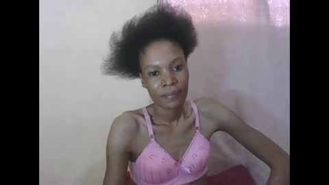 Snapshot of sweetpetite254 chatting on 05-01-26, 02:10 ESTHER online show from 05-01-26, 02:10