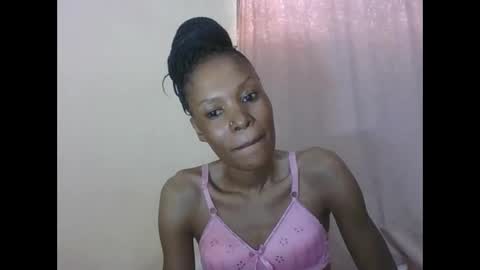 Snapshot of sweetpetite254 chatting on 05-10-26, 02:22 ESTHER online show from 05-10-26, 02:22