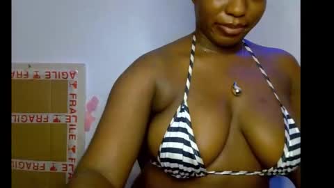 Snapshot of sweetpetitgirl chatting on 02-13-26, 09:55 LILY BRANDY online show from 02-13-26, 09:55