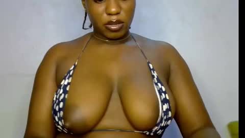 Snapshot of sweetpetitgirl chatting on 03-01-26, 08:55 LILY BRANDY online show from 03-01-26, 08:55