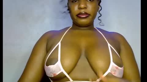 Snapshot of sweetpetitgirl chatting on 03-10-26, 07:13 LILY BRANDY online show from 03-10-26, 07:13