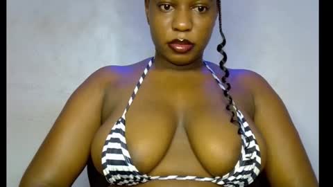 Snapshot of sweetpetitgirl chatting on 03-15-26, 07:14 LILY BRANDY online show from 03-15-26, 07:14