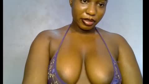 Snapshot of sweetpetitgirl chatting on 03-17-26, 09:34 LILY BRANDY online show from 03-17-26, 09:34