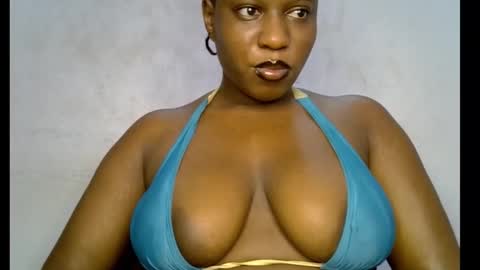 Snapshot of sweetpetitgirl chatting on 03-21-26, 08:52 LILY BRANDY online show from 03-21-26, 08:52