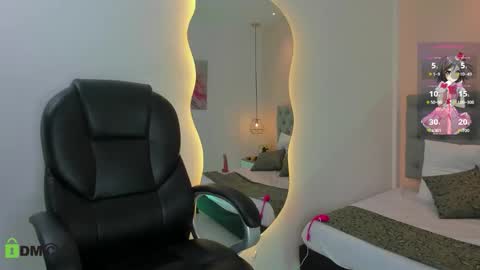 Dulce online show from 09-12-25, 12:27