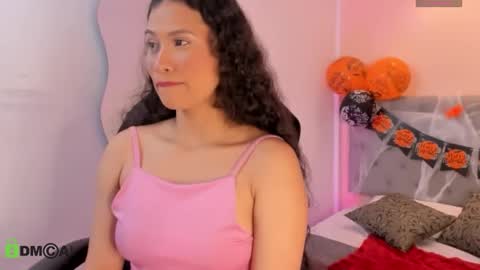 Dulce online show from 10-30-25, 03:46