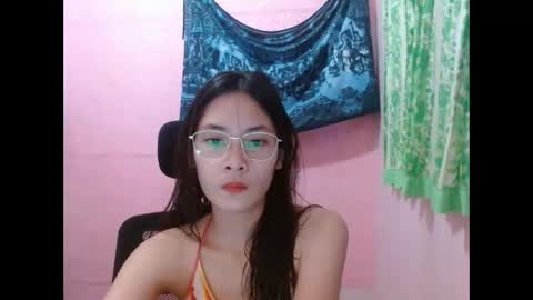 Snapshot of sweetsexygirl20 chatting on 05-05-26, 12:24 Mia online show from 05-05-26, 12:24