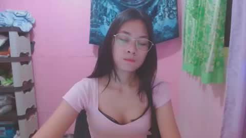 Snapshot of sweetsexygirl20 chatting on 05-07-26, 02:06 Mia online show from 05-07-26, 02:06