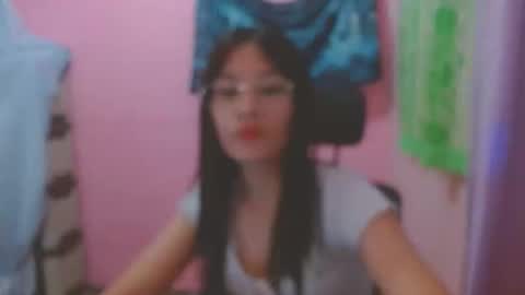 Snapshot of sweetsexygirl20 chatting on 05-19-26, 12:55 Mia online show from 05-19-26, 12:55