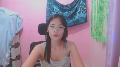Snapshot of sweetsexygirl20 chatting on 05-20-26, 12:44 Mia online show from 05-20-26, 12:44