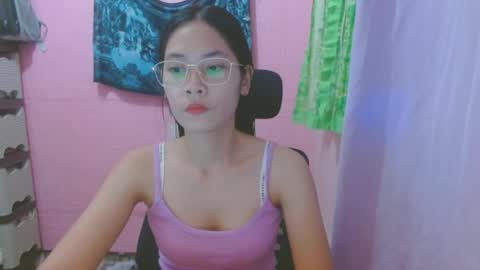 Snapshot of sweetsexygirl20 chatting on 07-12-26, 05:53 Mia online show from 07-12-26, 05:53