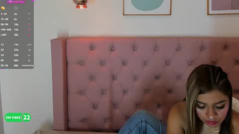 Snapshot of sweetsharon_ chatting on 09-18-25, 10:28 Sharon online show from 09-18-25, 10:28