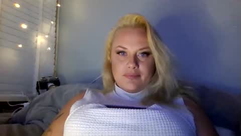 Snapshot of sweetsinz_ chatting on 09-16-25, 07:26 sweetsinz_ online show from 09-16-25, 07:26
