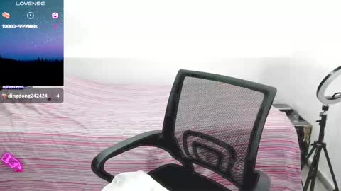 Snapshot of sweetsquirtx23 chatting on 02-16-25, 05:15 lili online show from 02-16-25, 05:15