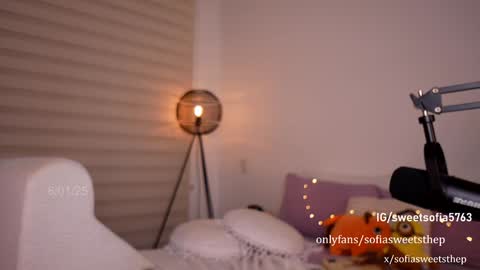 Sofia  online show from 01-07-25, 04:08