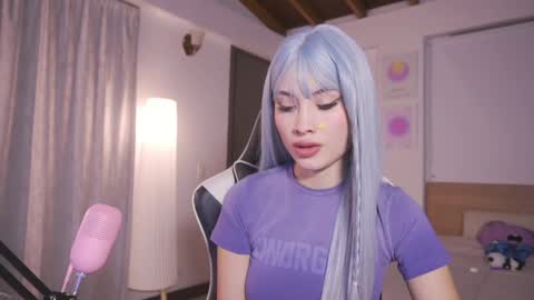 Cat independent model  online show from 09-15-25, 01:16
