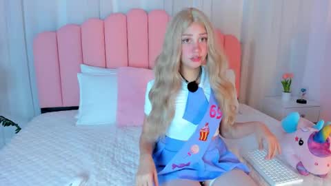 sweett_fire online show from 04-25-26, 06:16