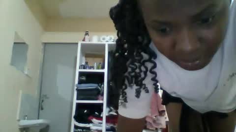 Snapshot of sweett_kimmie chatting on 05-08-26, 08:14 sweett_kimmie online show from 05-08-26, 08:14