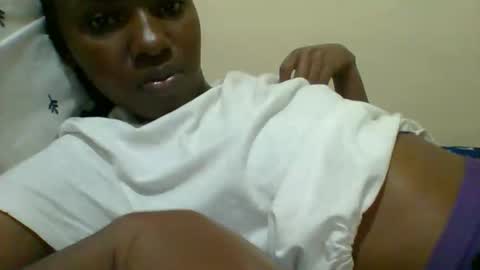 Snapshot of sweett_kimmie chatting on 05-10-26, 07:08 sweett_kimmie online show from 05-10-26, 07:08